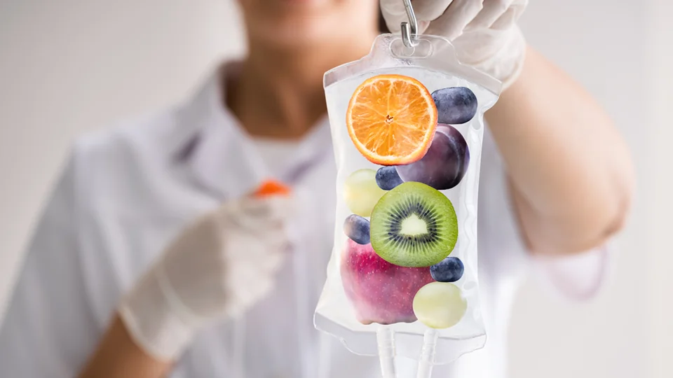 Myers Cocktail IV drip at Halo Health Knowle in Solihull – a nutrient-rich infusion designed to enhance energy, strengthen immunity, and promote overall wellness.